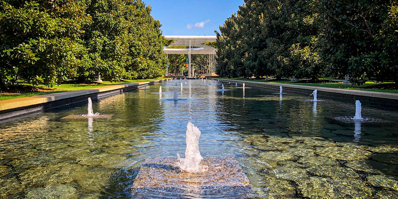campus mall pool fountain